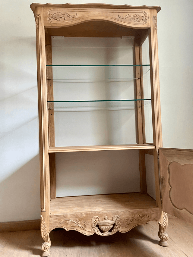 Vaisselier ou vitrine en noyer