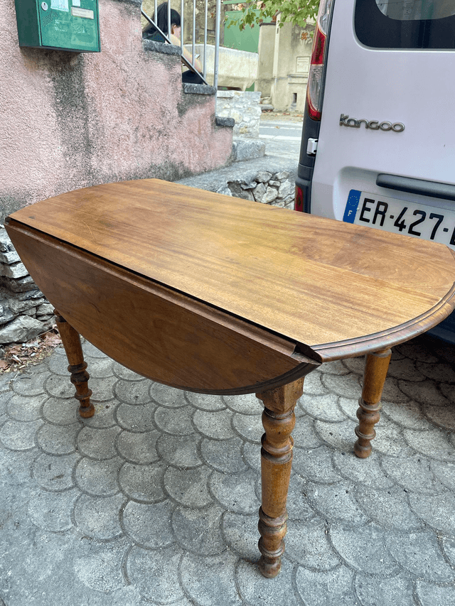 Relooking d'une table ronde en bois