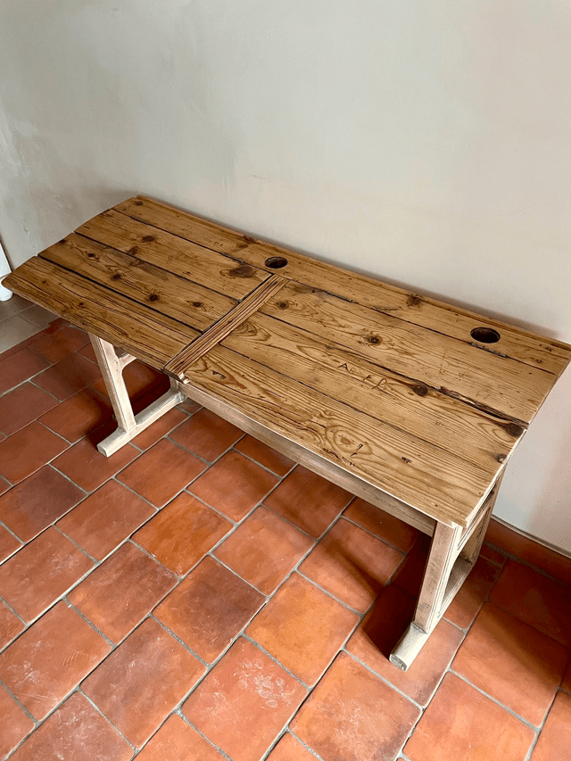 Bureau d'écolier en pin