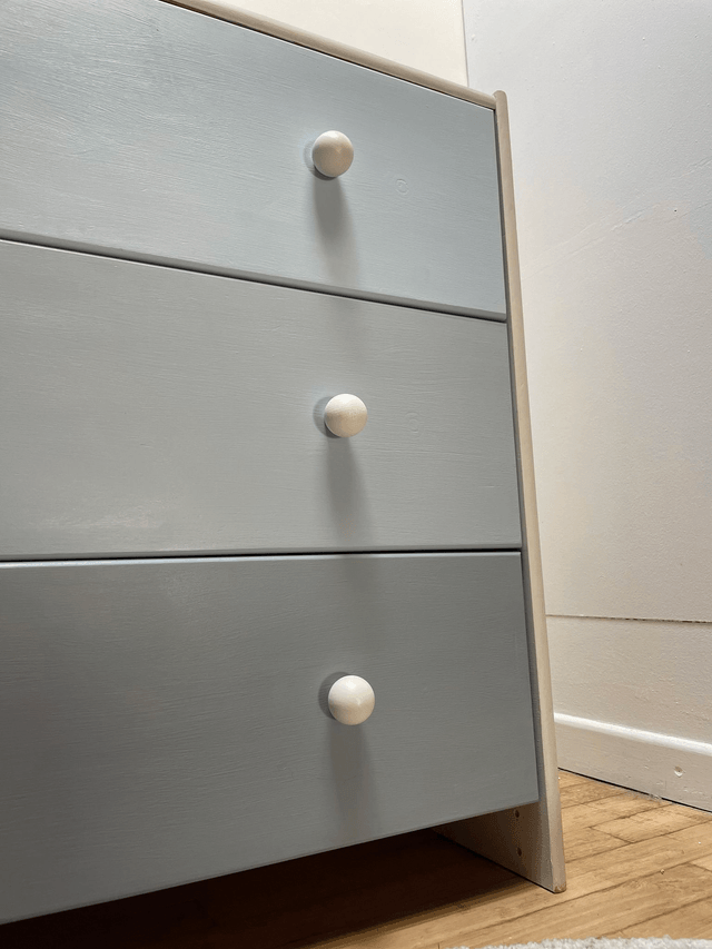Petite commode en pin