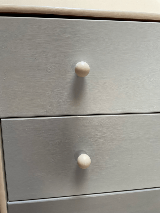 Petite commode en pin