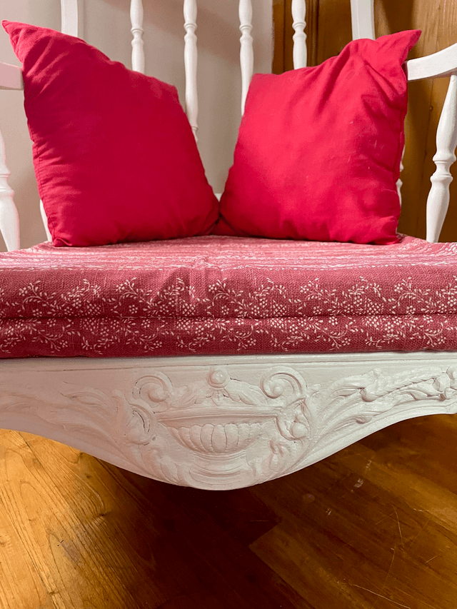 Fauteuil blanc et rouge