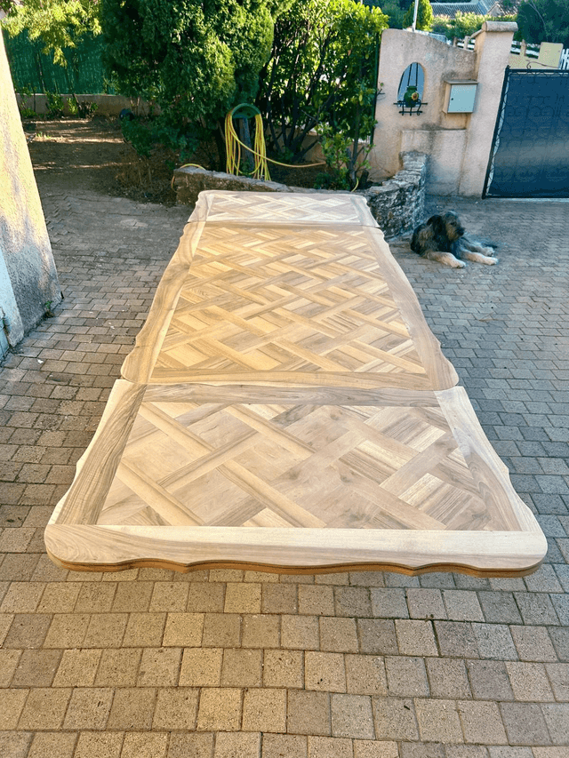 Table en noyer massif - Finition personnalisable