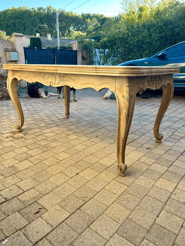 Table en noyer massif - Finition personnalisable