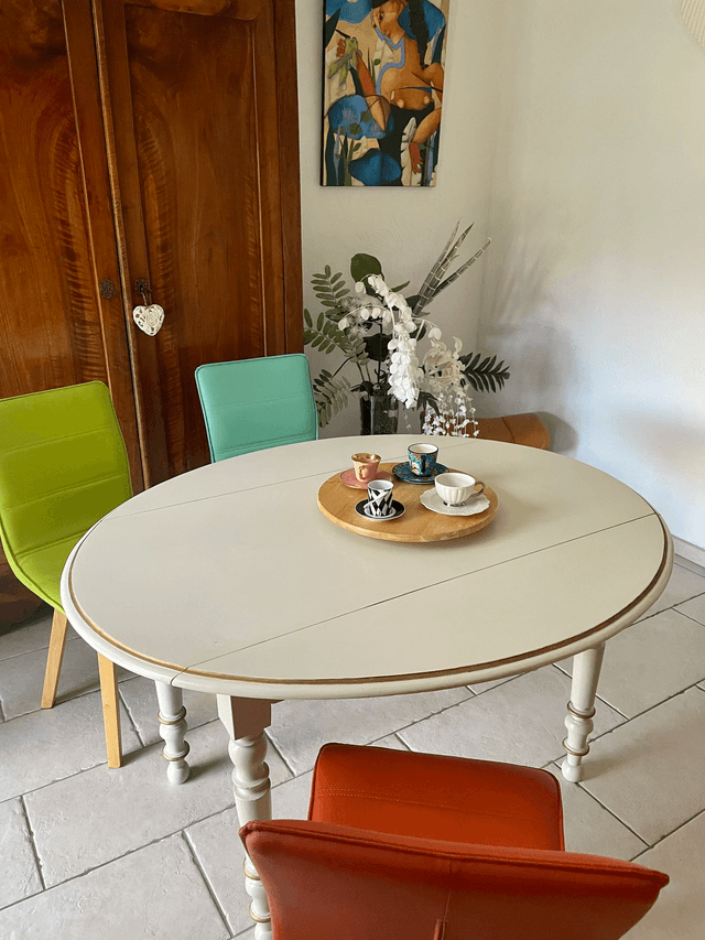 Relooking d'une table ronde en bois