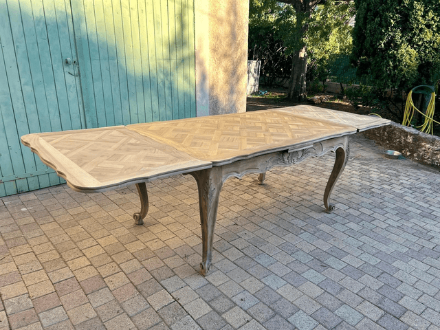 Table en noyer massif - Finition personnalisable