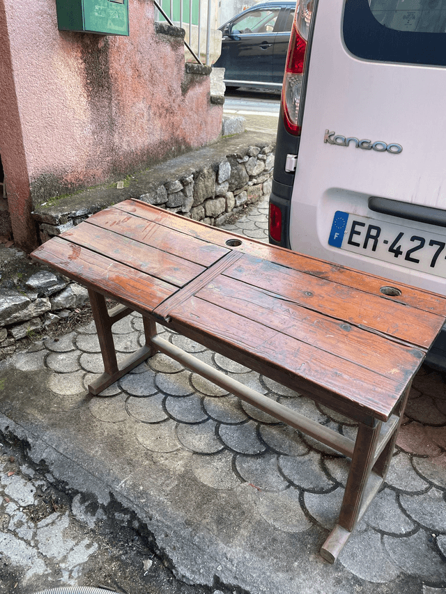 Bureau d'écolier en pin