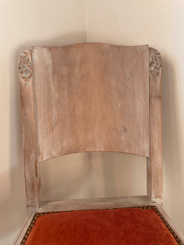Chaise patinée velours