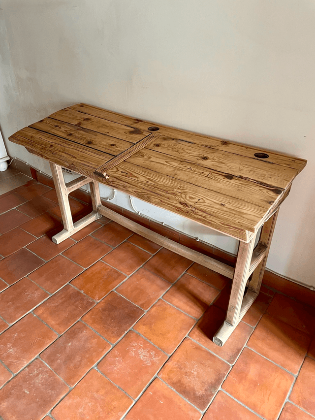 Bureau d&#039;écolier en pin
